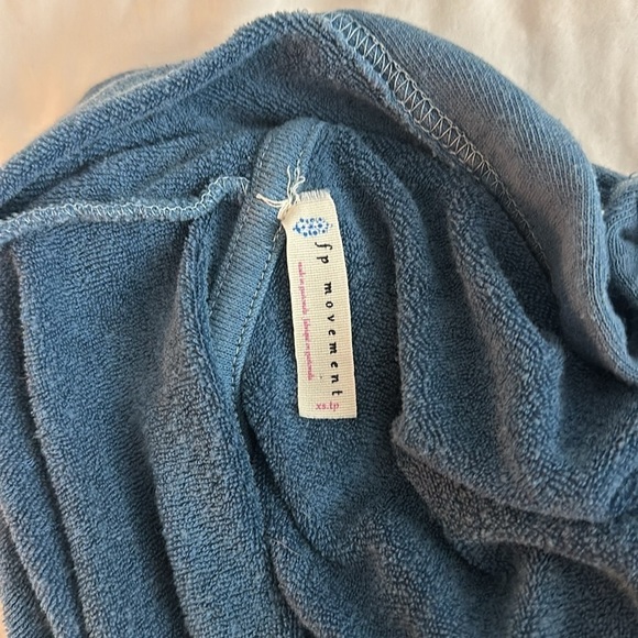 Free People Movement Blue Believe it Lace Up Hoddie Cropped Sweatshirt XS - Picture 9 of 10